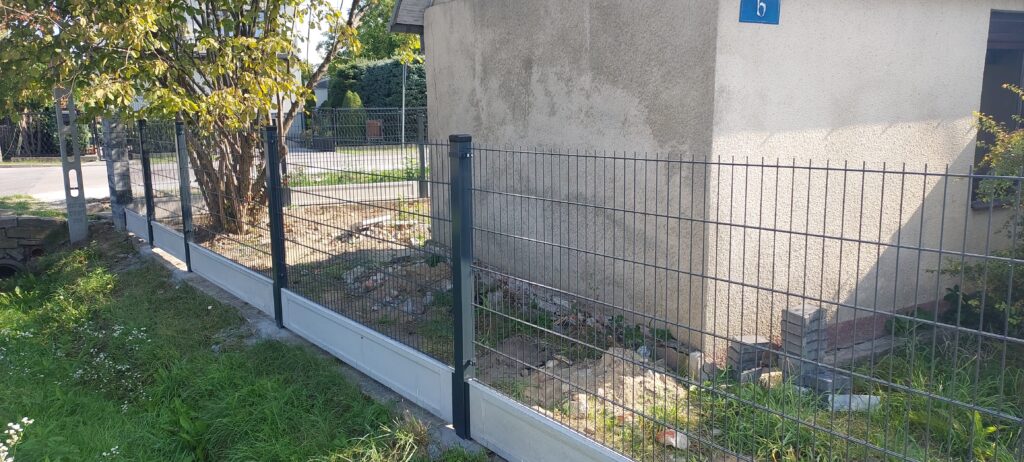 Jak dbać o ogrodzenie panelowe