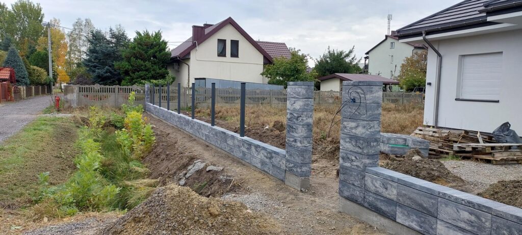 Korzyści zastosowania bloczków ogrodzeniowych